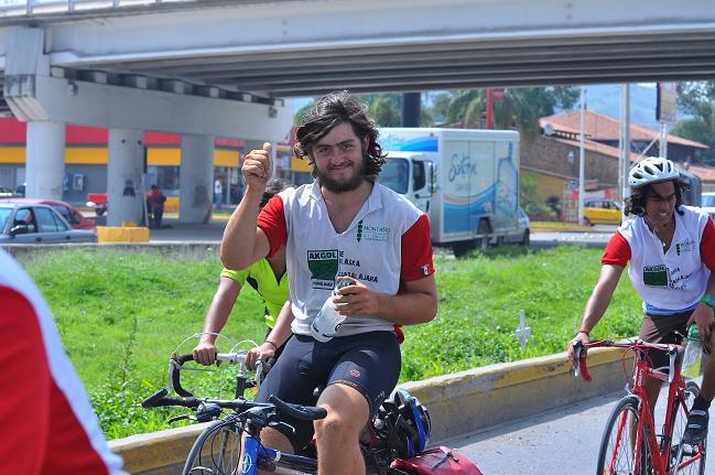 Alumnos del ITESO viajaron en bicicleta de Alaska a Guadalajara