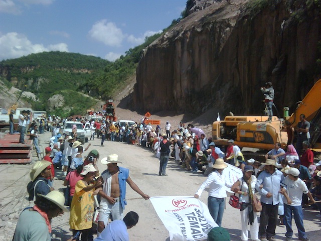Manifestación en la zona de obras de la Presa El Zapotillo, en el año 2010. Foto: Blog de la diputada Olga Gómez Flores
