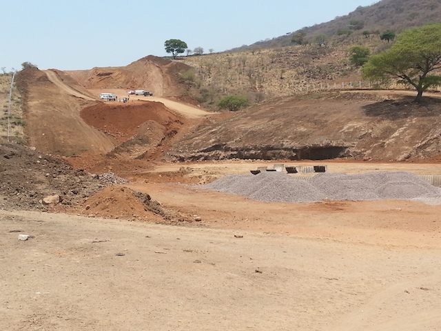 Zona del Libramiento de Guadalajara en territorio de Tlajomulco, donde se había acordado un gran paso de fauna que no quiere construir la SCT. Imagen: Sergio Hernández Márquez