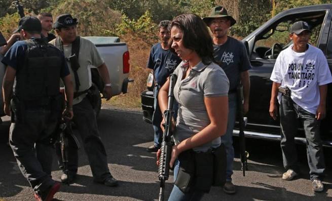 Policía comunitaria en Tancítaro. Imagen tomada del Facebook Militia Universi