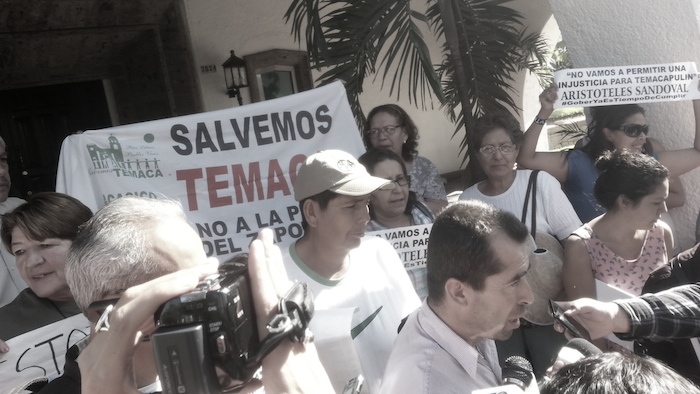 Defensores de Temacapulín se manifiestan afuera de Casa Jalisco. Imagen: Sergio Hernández Márquez