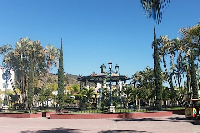 Plaza Principal de El Grullo. Foto tomada del Facebook "El Grullo Jalisco".