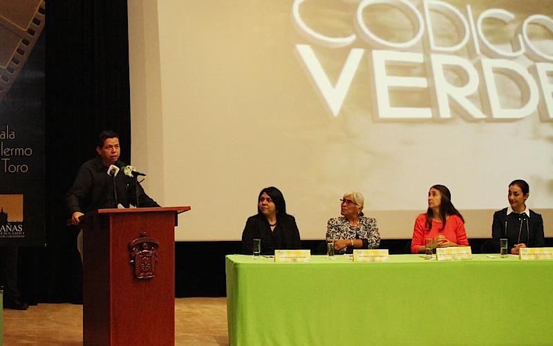 Agustín del Castillo habla en la presentación del programa Código Verde. Foto: UdeG