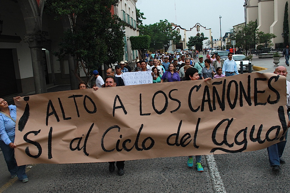 Manifestación en Ciudad Guzmán contra los cañones antigranizo. Foto: Mario Galindo